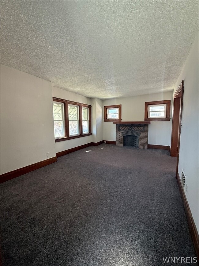 Building Photo - 125 Eiseman Ave