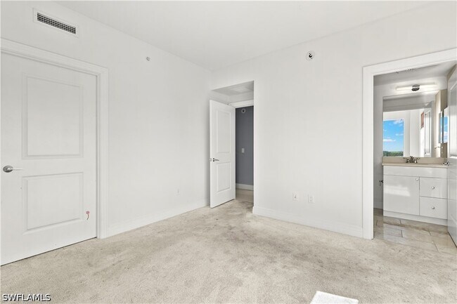 Building Photo - 1325 Snell Isle Blvd NE