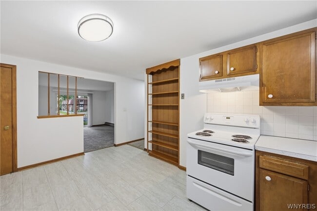 Building Photo - 2500 Sheridan Dr