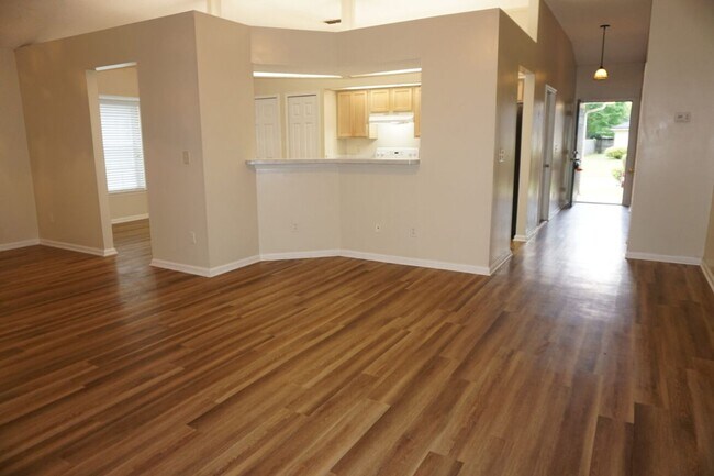 Building Photo - 5050 Acre Estates Dr