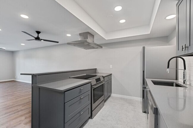 Building Photo - Large Freshly Remodeled and AIR CONDITIONE...