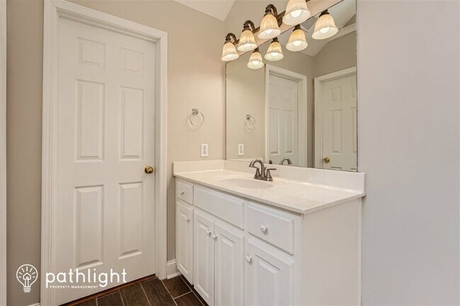 Building Photo - 4011 Iron Hill Ln