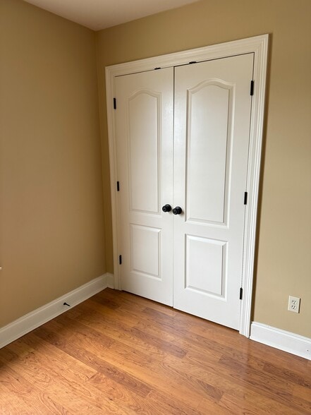 Building Photo - 111 Village Square Dr