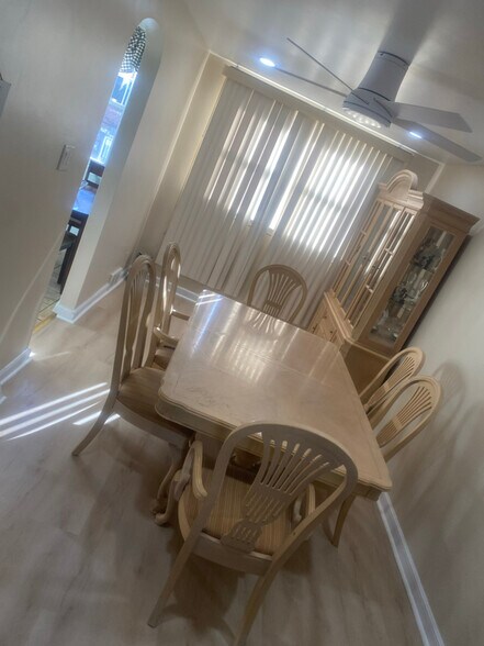 Building Photo - 178 E Fariston Dr