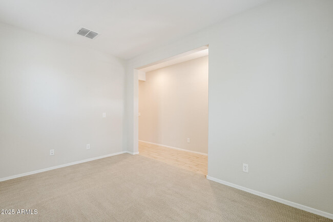 Building Photo - 9910 E Theia Dr