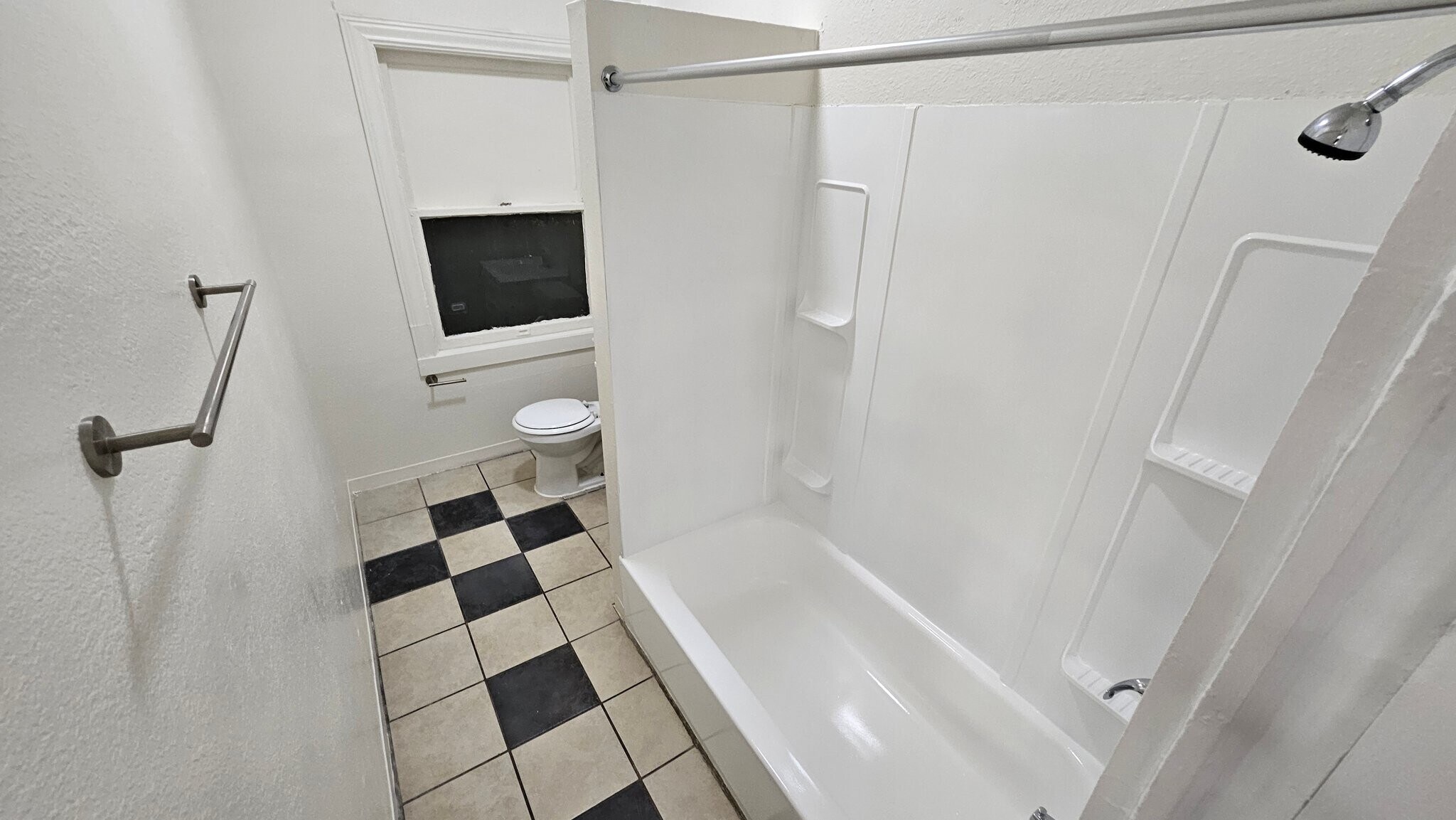 Building Photo - 743 S Burlington Ave