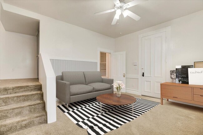 Building Photo - Charming 1-Bedroom Coming Soon!