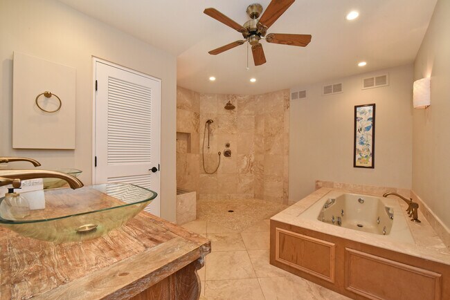 Building Photo - 50 Puu Anoano St