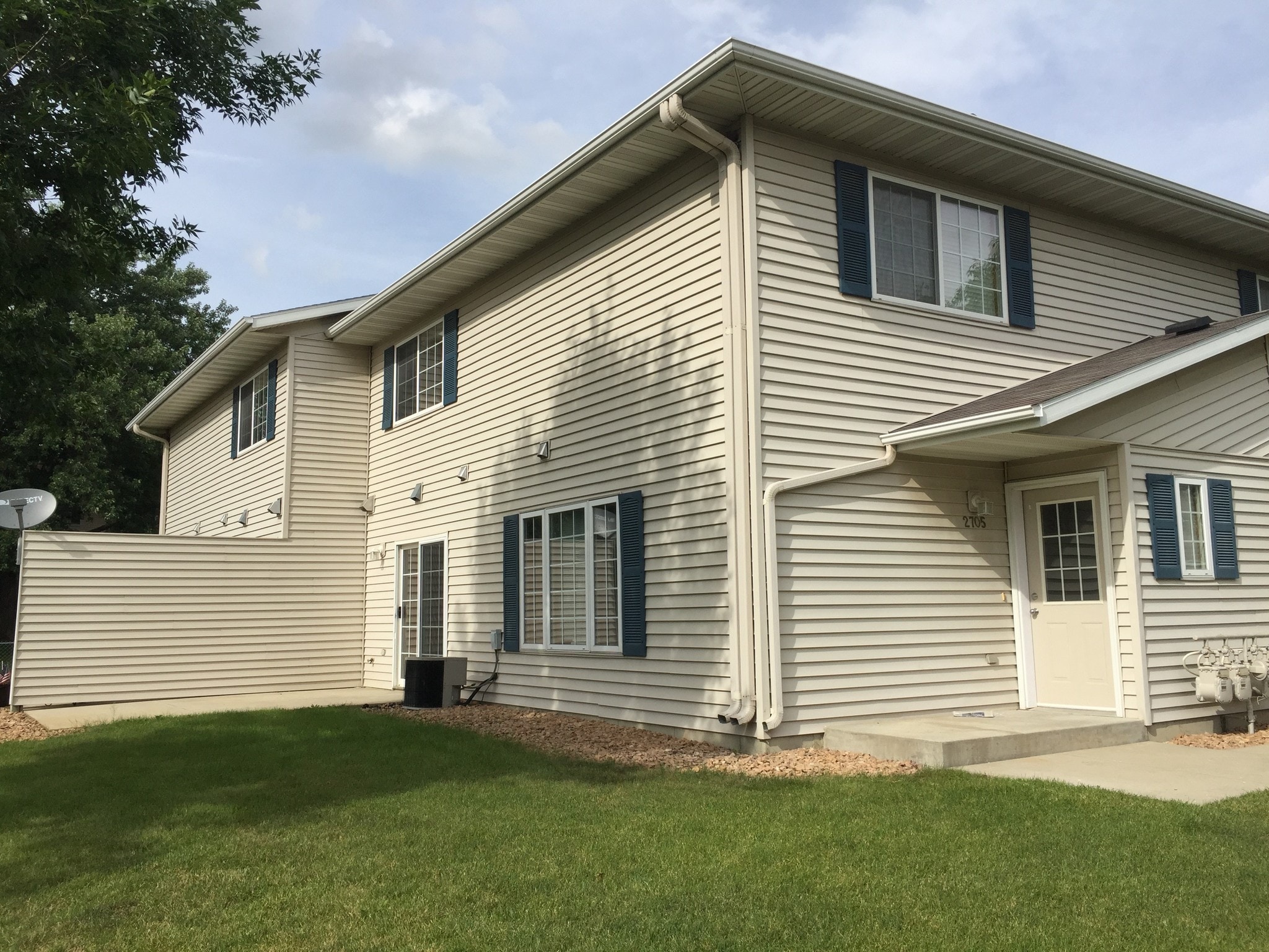 Unit Entrance/Back Patio - 2705 55th St NW