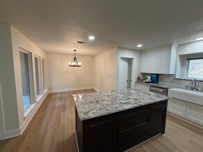 Building Photo - 70 Brookflower Rd