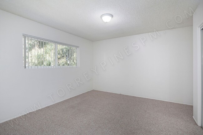 Building Photo - OPEN HOUSE: 11/8 1:30-2:30PM ~ 2 BR Near S...