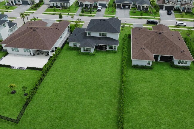 Building Photo - 655 Hookline Cir