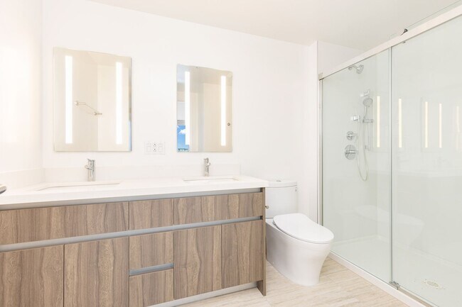 Building Photo - 2BD/2BA/2PKG. New Build, Contemporary Design, Views, Two Parking Stalls.