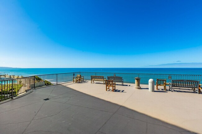 Building Photo - 145 S Shore Dr