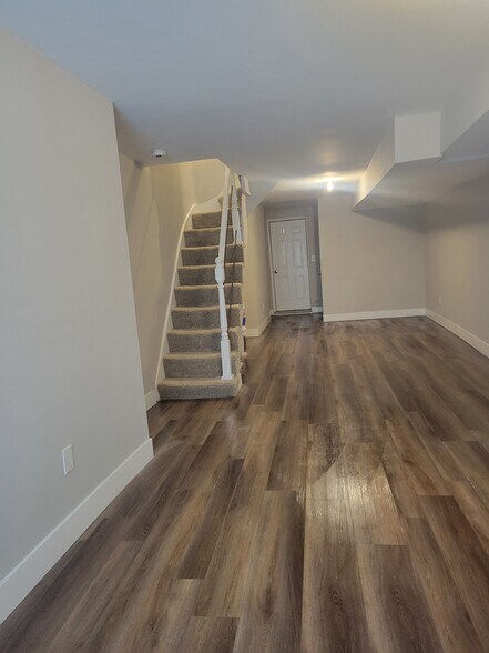 Building Photo - 444 Dayton St