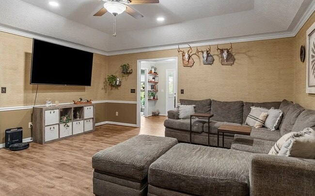Building Photo - 5936 Manassas Dr