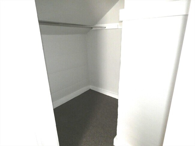 Building Photo - 7 Greenwood St