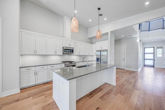 Building Photo - 6401 Keegans Dr