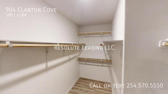 Building Photo - 904 Clanton Cove