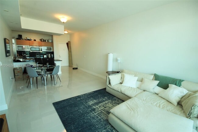 Building Photo - 950 Brickell Bay Dr