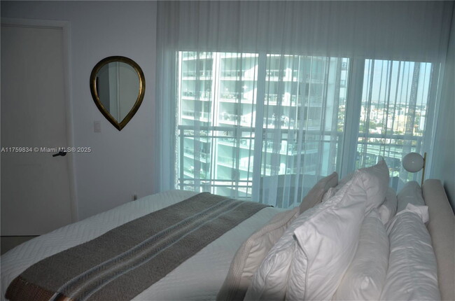 Building Photo - South Miami Avenue, Miami, FL 33130 - 2 BR...