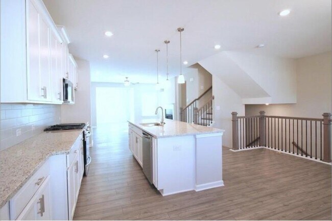 Building Photo - 2237 Pink Hawthorn Dr