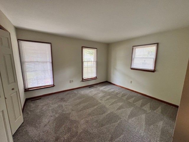 Building Photo - 7047 Maple Ct