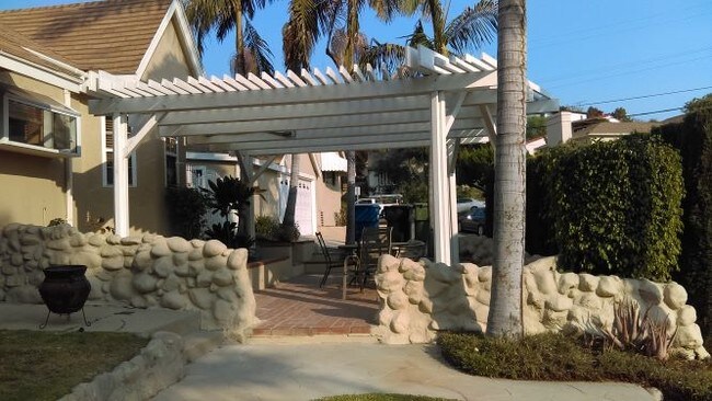 Building Photo - 162 Westmont Dr