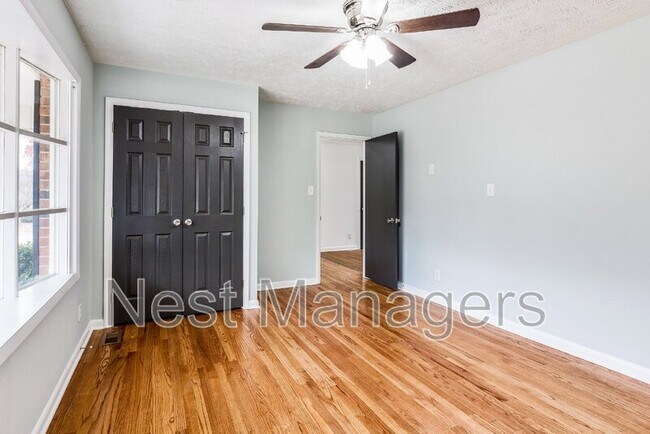 Building Photo - 909 Kaywood Dr