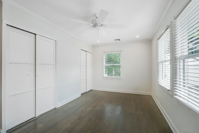 Building Photo - 555 Honore Dr