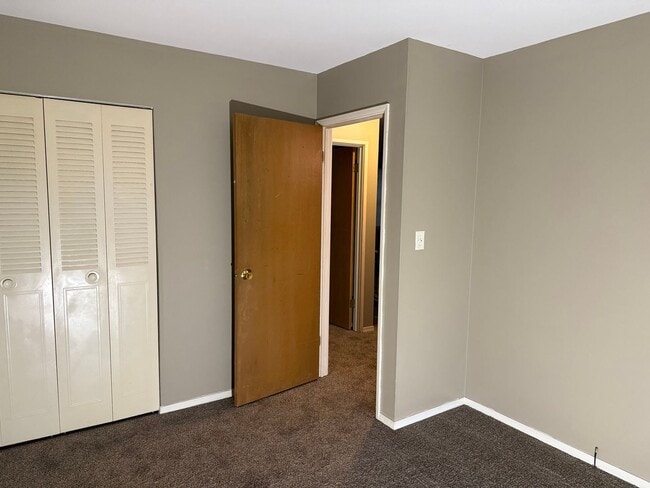 Building Photo - COMING SOON: Stunning 2-Bed/1 Bath Duplex ...