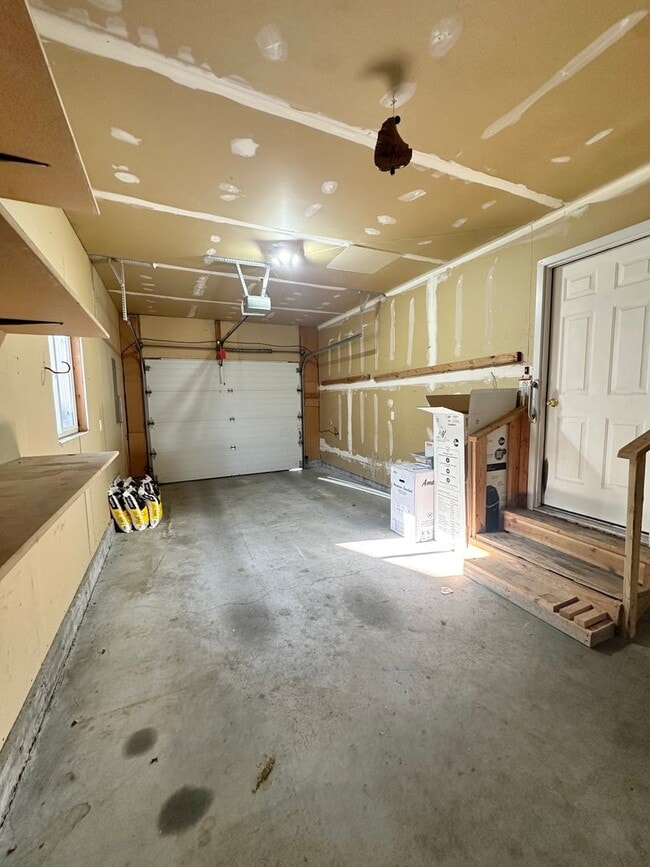 Building Photo - Cute Home For Rent In Rexburg