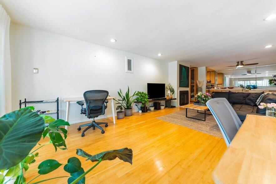 Building Photo - 1255 10th St