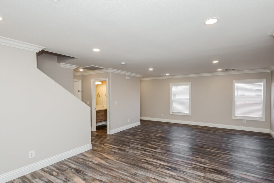 Building Photo - 6369 Coral Flower Ct