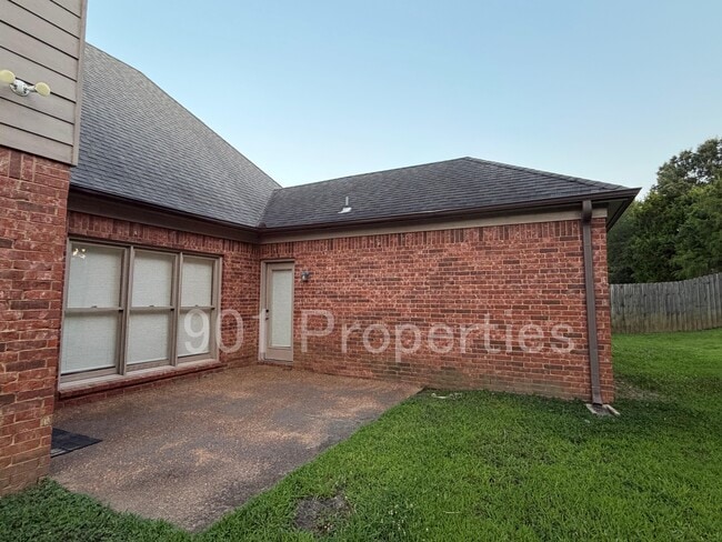 Building Photo - 3777 Pavilion Cir