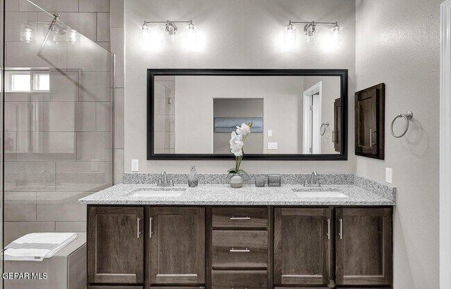 Building Photo - 15340 Resolve Dr