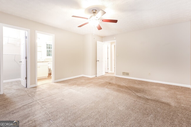 Building Photo - 145 Cowan Dr