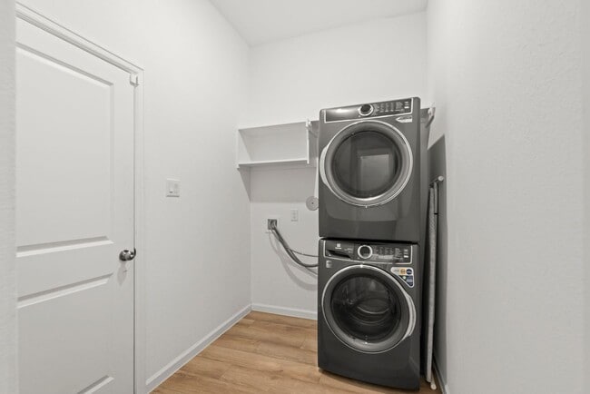Building Photo - Room to Live, Play, and Grow in Booming Ro...