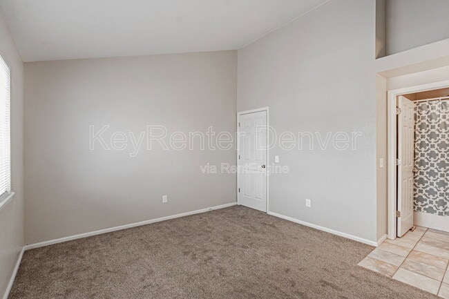 Building Photo - 1099 S Walden Way