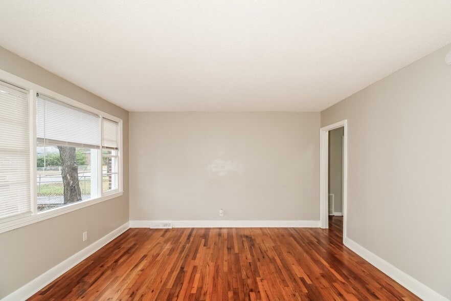 Building Photo - 5120 Floran St