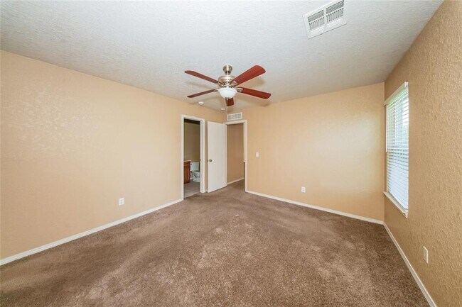 Building Photo - 2524 Waterleaf Dr