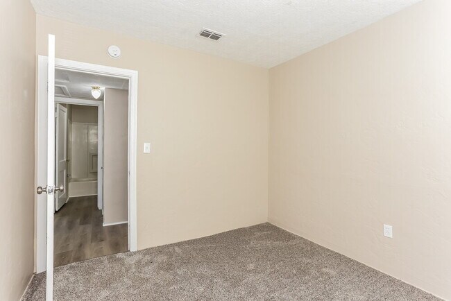 Building Photo - 5129 Appleton Ave