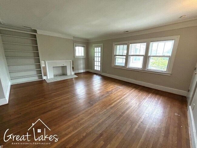 Building Photo - 2531 Pingree St