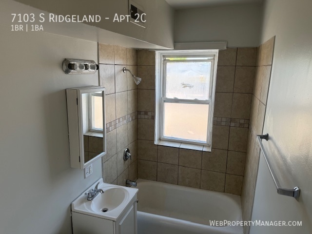 Building Photo - 1 Bed+ with Quartz, Updated Bath, Hardwood...