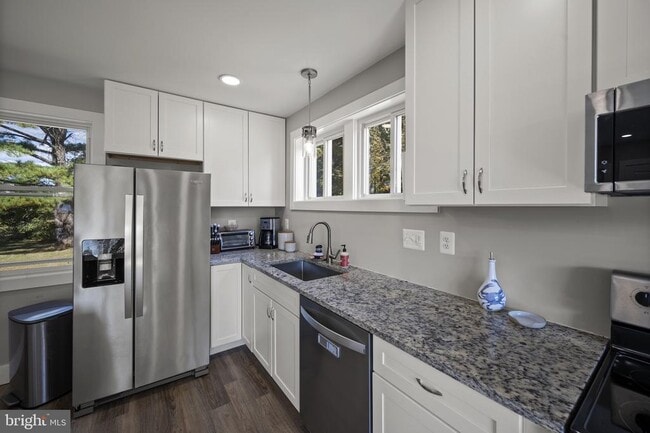 Building Photo - 11021 Bowerman Rd