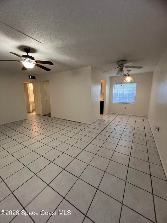 Building Photo - 190 E Olmstead Dr