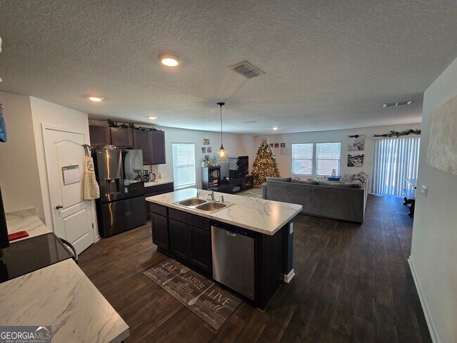 Building Photo - 108 Landing Blvd