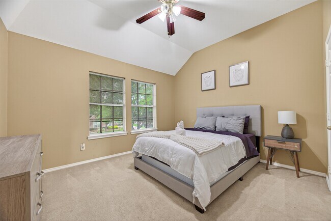 Building Photo - 5911 Indian Hills Ln