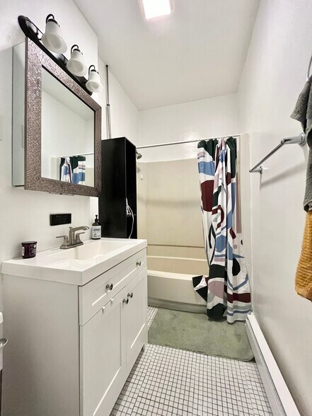 Building Photo - 19 Sachem St