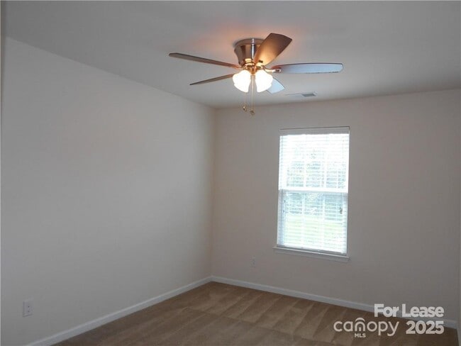 Building Photo - 2605 Silverthorn Dr